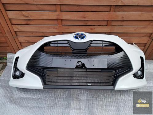 VOORBUMPER TOYOTA YARIS IV 2020 - 2024 WIT 040 RADAR - KLEUR, Auto-onderdelen, Carrosserie, Bumper, Toyota, Gebruikt