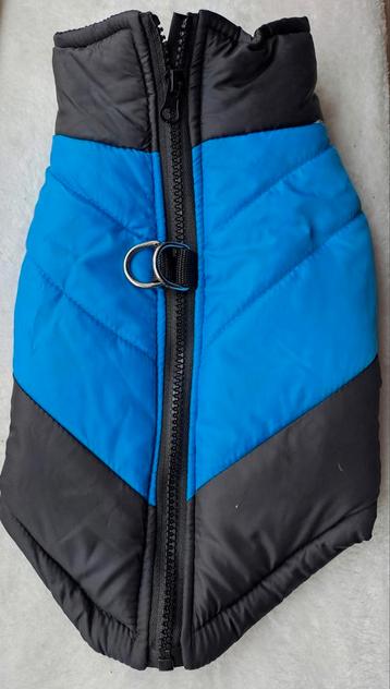 Warm hondenjasje met rits., nieuwstaat, maat: L beschikbaar voor biedingen