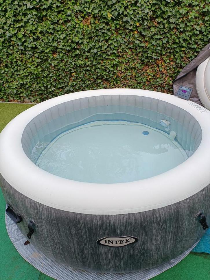 Intex Greywood Deluxe bubbelbad, Tuin en Terras, Bubbelbaden en Hottubs, Zo goed als nieuw, Afdekzeil, Ophalen