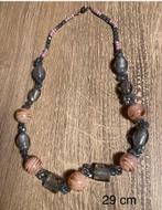 Mooie grijze-roze ketting - 29 cm, Bijoux, Sacs & Beauté, Colliers, Enlèvement ou Envoi, Comme neuf, Rose