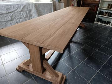 Mooie grote oude landelijke tuintafel  beschikbaar voor biedingen