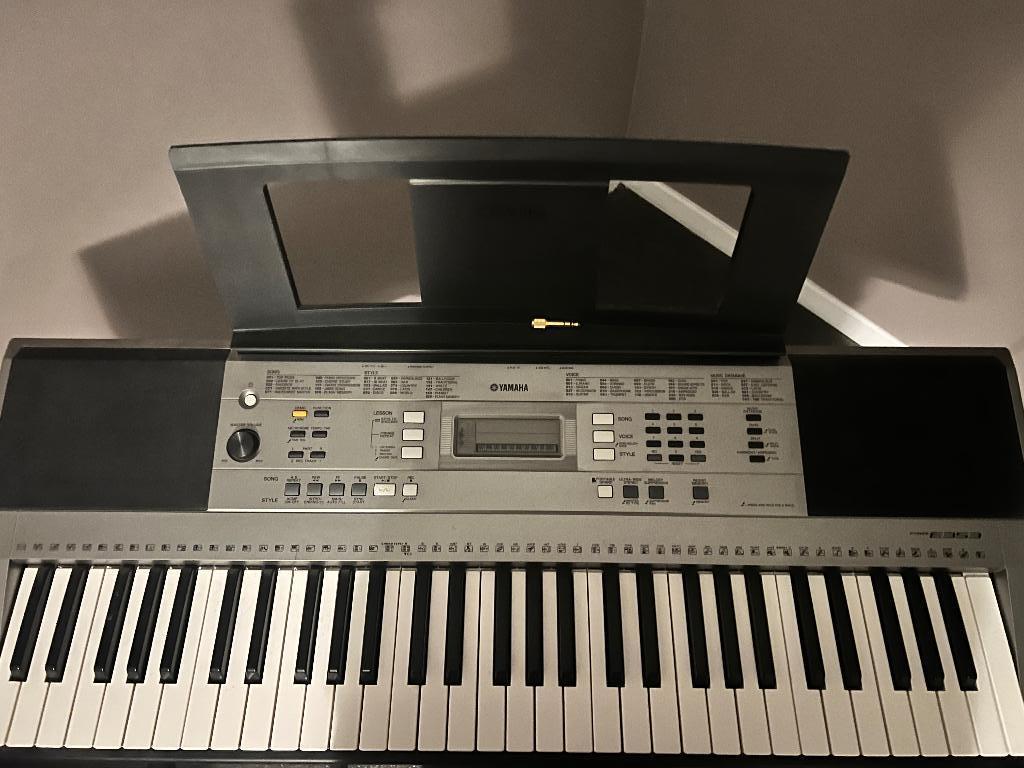 yamaha psr e353, Ophalen, Zo goed als nieuw, Yamaha, Met standaard