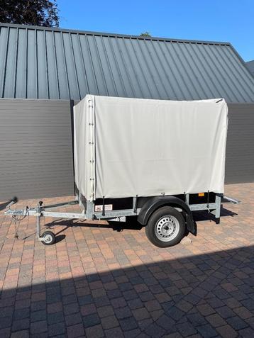 Aanhangwagen VDM 750 kg gesloten met coc attest. beschikbaar voor biedingen