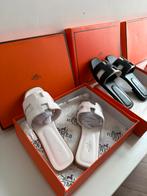 Claquettes 37  hermès blanche avec boite et sac, Kleding | Dames, Schoenen, Ophalen of Verzenden