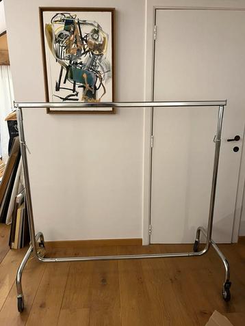 Tringle pour vetement super solide beschikbaar voor biedingen