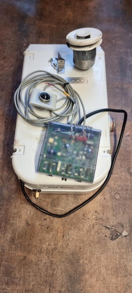 Truma Kachel E4000 op 12V en 30mB met bedieningsschakelaar, Caravans en Kamperen, Mobilhome-accessoires, Zo goed als nieuw, Ophalen