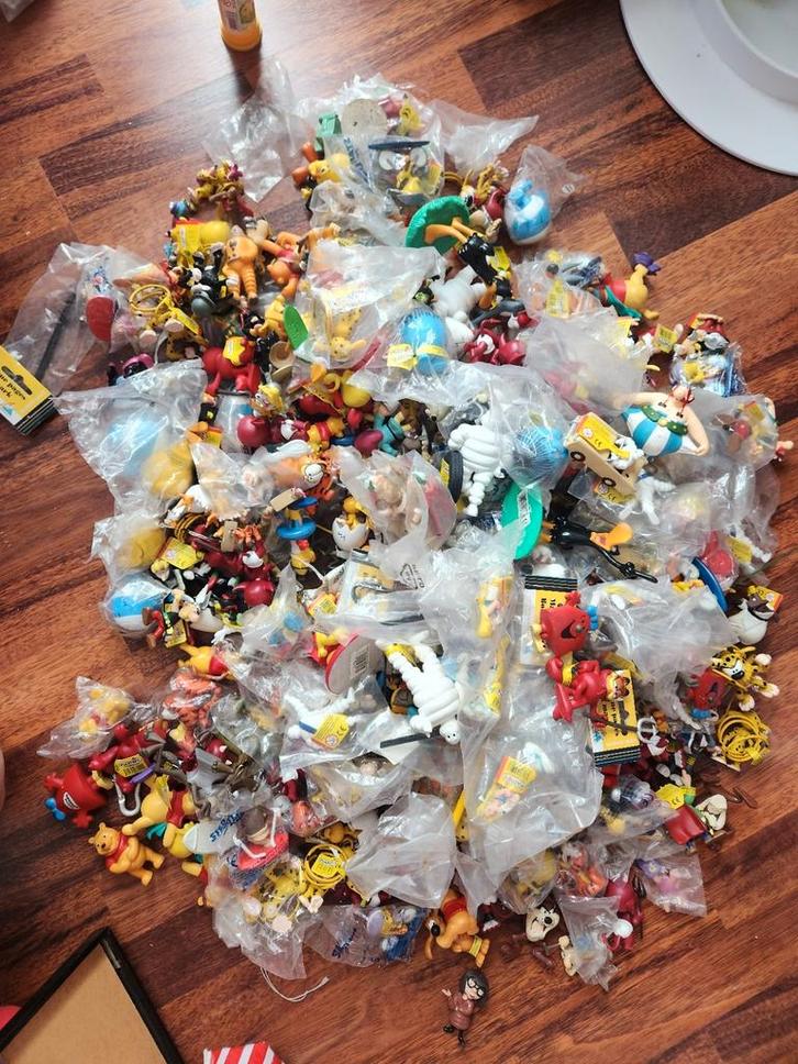 +/- 300 miniatuurfiguurtjes, Kinderen en Baby's, Speelgoed | Overig, Nieuw, Ophalen
