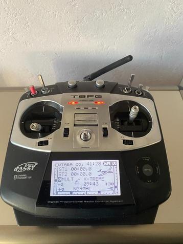 Futaba T8FG met koffer en lader, Enlèvement, Comme neuf