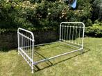 Wit smeedijzeren bed, Huis en Inrichting, Slaapkamer | Bedden, Ophalen, Gebruikt, Wit, Vintage