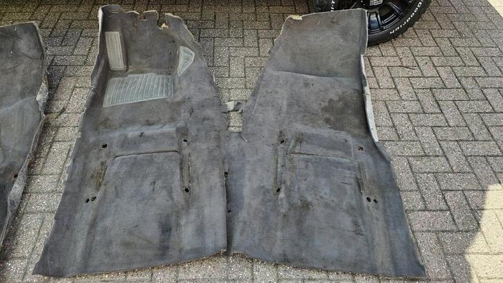 Tapijt vloerbedekking bruin BMW 3 serie E30 sedan TAPIJTE30-, Auto-onderdelen, Interieur en Bekleding, BMW, Gebruikt, Ophalen