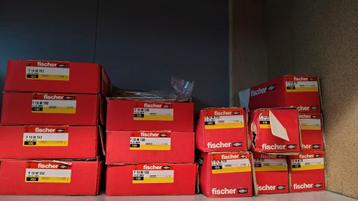 Fischer metalen Kozijnplug F-M beschikbaar voor biedingen