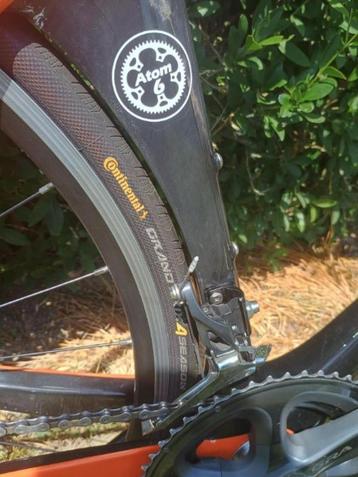 Koersfiets Atom 6 beschikbaar voor biedingen