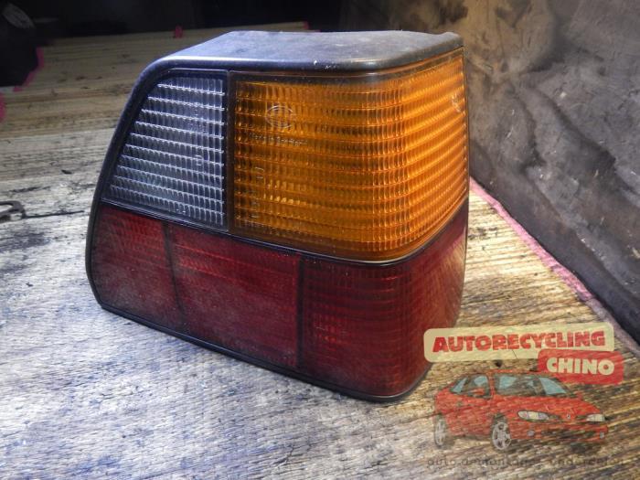 Feu arrière droit d'un Volkswagen Golf, Autos : Pièces & Accessoires, Éclairage, Volkswagen, Utilisé, 3 mois de garantie, Enlèvement ou Envoi