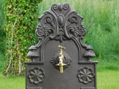 Sierlijke Fontein - met Kraan van Messing - Alu - Donkerbrui, Tuin en Terras, Waterpartijen en Fonteinen, Fontein, Aluminium, Ophalen of Verzenden