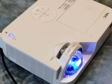 NEC M302WS DLP-Projector / Short Throw / Zeer Helder beeld  beschikbaar voor biedingen