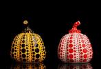 Yayoi Kusama: set van 2 sculpturen met originele doos, Ophalen of Verzenden