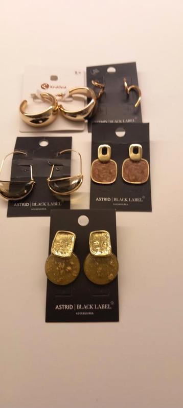 Verschillende oorbellen,  van  Black Label , Hema. beschikbaar voor biedingen
