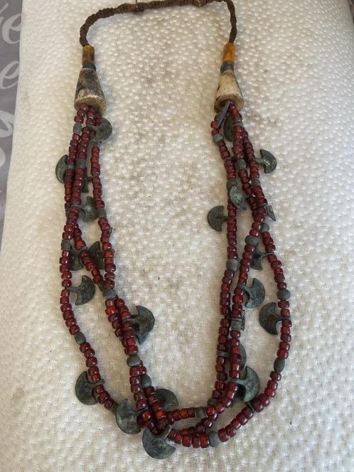 prachtige 3 rijige bloedkoraal naga ketting, Handtassen en Accessoires, Antieke sieraden, Ketting, Ophalen of Verzenden