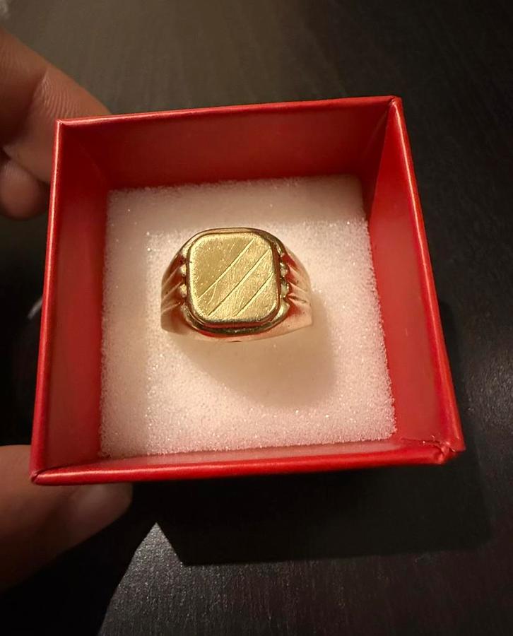 14 karaats gouden heren zegelring, Handtassen en Accessoires, Ringen, Zo goed als nieuw, Heer, 20 of groter, Goud, Goud, Ophalen of Verzenden