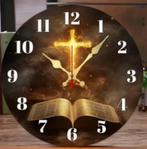 Horloge murale ronde en bois Croix et Bible (25cm), Enlèvement ou Envoi, Neuf, Horloge murale
