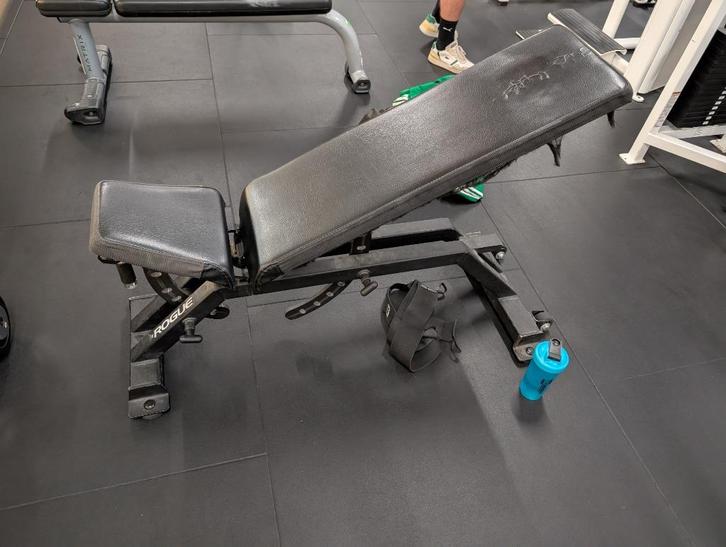 Fitnessbankjes, shoulder press, Panatta kuiten, Sport en Fitness, Fitnessapparatuur, Gebruikt, Krachtstation, Armen, Benen, Borst