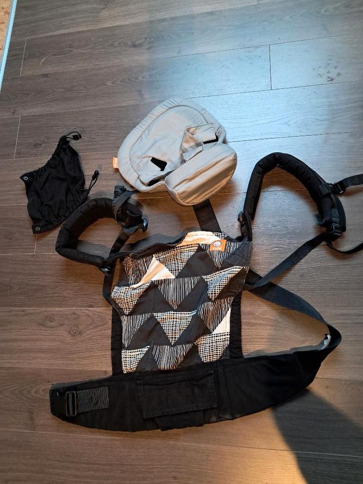 Tula draagzak Free to grow, Kinderen en Baby's, Babydragers en Draagdoeken, Gebruikt, Draagzak, Buik of Rug, Overige merken, Ophalen