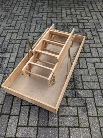zoldertrap beschikbaar voor biedingen