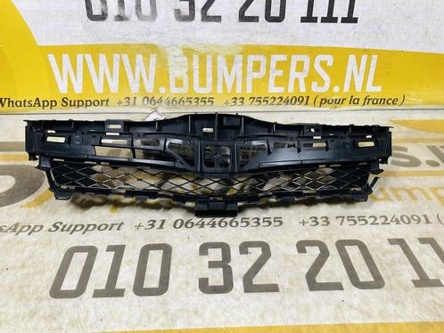 Grill Toyota Auris Hybrid 2008-2012 53114-02220 Voorbumper G, Auto-onderdelen, Overige Auto-onderdelen, Gebruikt, 6 maanden garantie
