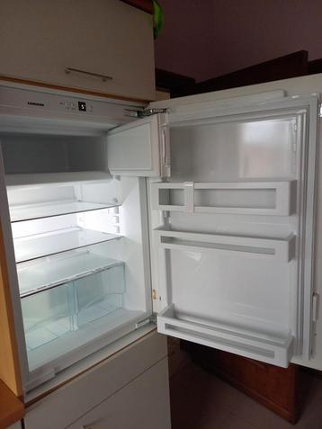 Liebherr inbouwkoelkast met vriesvak 88cm hoog, Elektronische apparatuur, Ophalen, Zo goed als nieuw, Met vriesvak