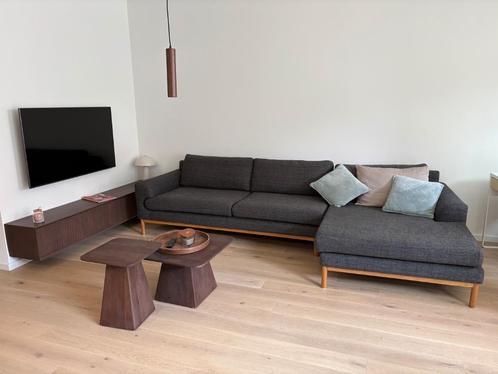 Grijze zetel met longchair van sofa company, Huis en Inrichting, Zetels | Zetels en Chaises Longues, Gebruikt, Vierpersoons of meer