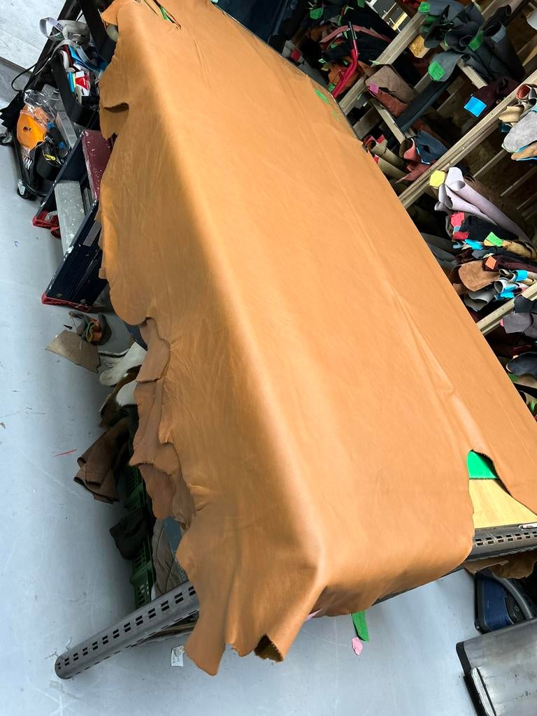 Klassiek bruin hele huid 1.5 mm dikte soepel en glad, Enlèvement ou Envoi, Comme neuf, Brun