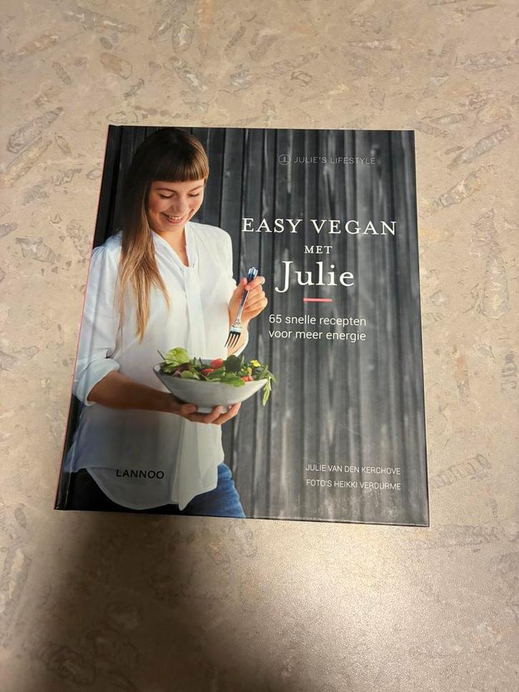 Easy vegan met Julie, gezonde kookboek, Livres, Livres de cuisine, Comme neuf, Enlèvement ou Envoi