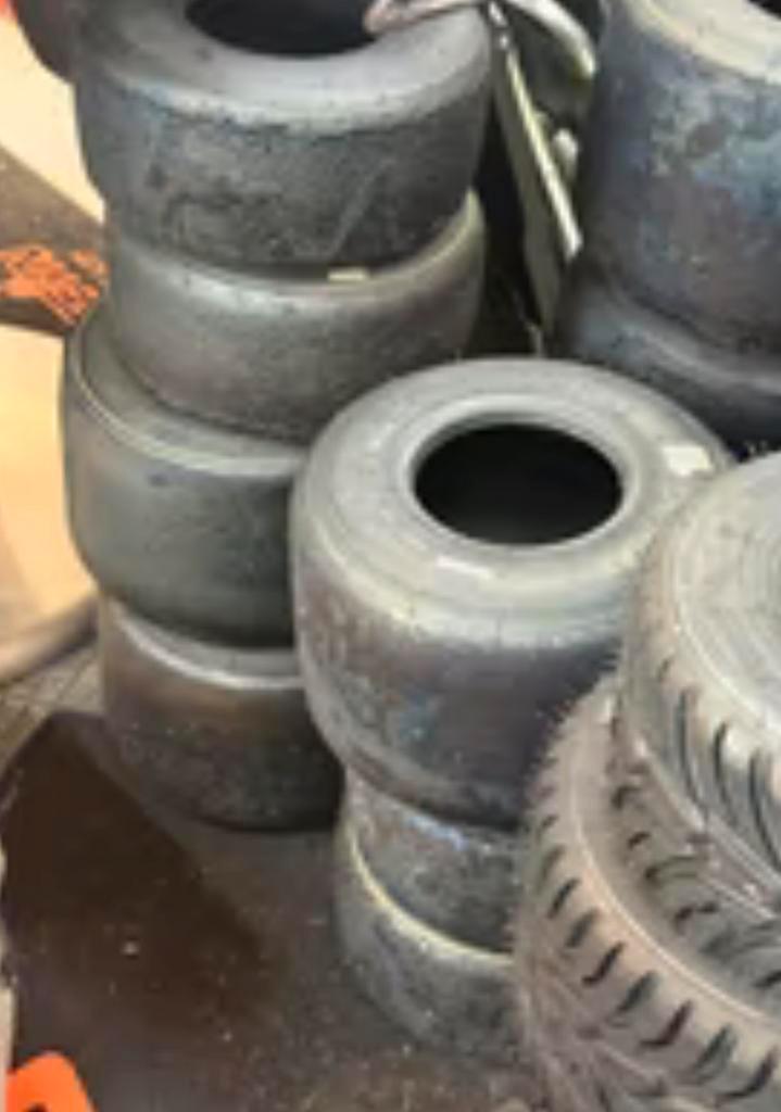 Op zoek naar versleten kart banden/onderdelen, Sport en Fitness, Karting, Gebruikt, Onderdelen Kart, Ophalen
