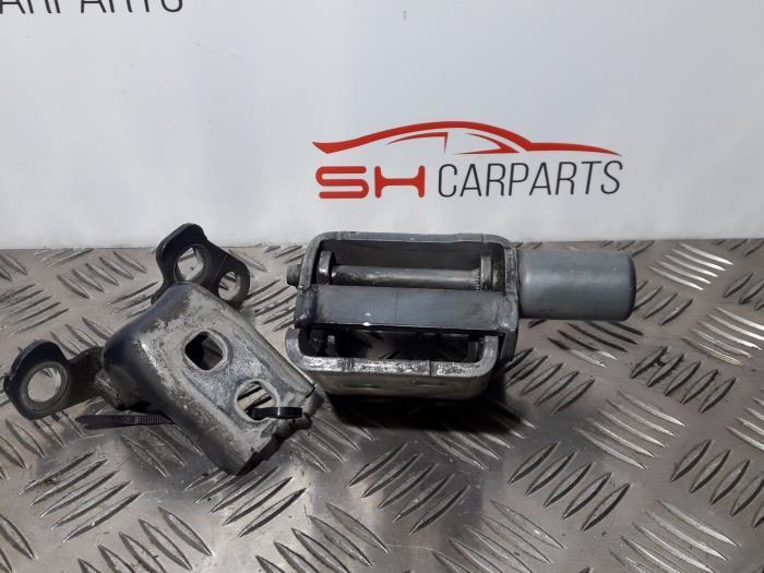 Scharnier deur rechts-voor van een Renault Clio, Auto-onderdelen, Overige Auto-onderdelen, Renault, Gebruikt, 3 maanden garantie