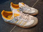 Gele en witte Adidas Samba-sneaker. Kindermaat 35, Kinderen en Baby's, Kinderkleding | Schoenen en Sokken, Ophalen