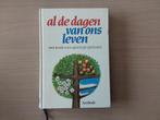 "Al de dagen van ons leven" Boek voor gelovige gezinnen., Ophalen of Verzenden, Zo goed als nieuw, Christendom | Katholiek