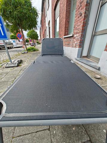  Ligzetel Hanson  beschikbaar voor biedingen