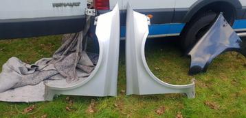 RENAULT LAGUNA VOORSCHERMEN FASE LIFT BJ 2006 beschikbaar voor biedingen