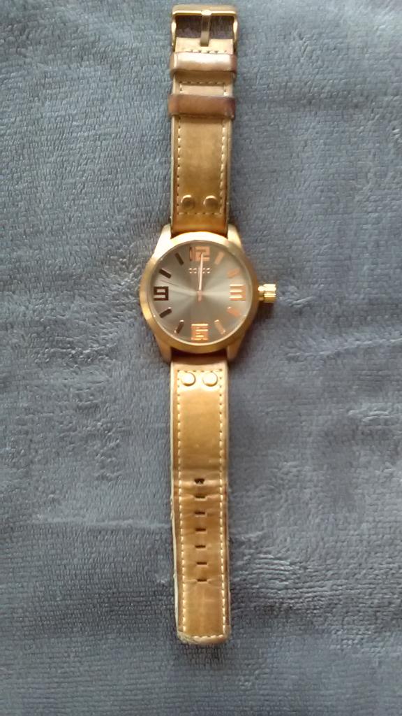 Ooozoo analoog dameshorloge met middelbruine leren band, Handtassen en Accessoires, Horloges | Dames, Gebruikt, Polshorloge, Overige merken