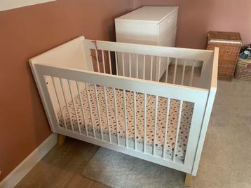 Kinderbed + commode Bopita beschikbaar voor biedingen