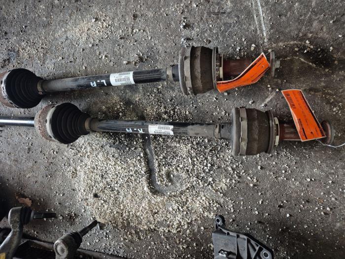 Aandrijfas rechts-achter van een Volvo XC90, Auto-onderdelen, Remmen en Aandrijving, Volvo, Gebruikt, 3 maanden garantie, Ophalen of Verzenden