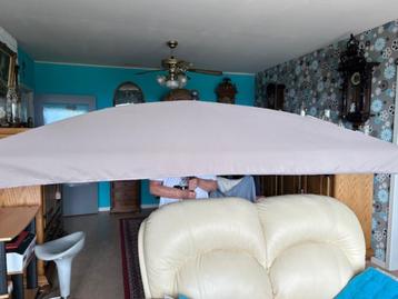 Parasol + voet beschikbaar voor biedingen