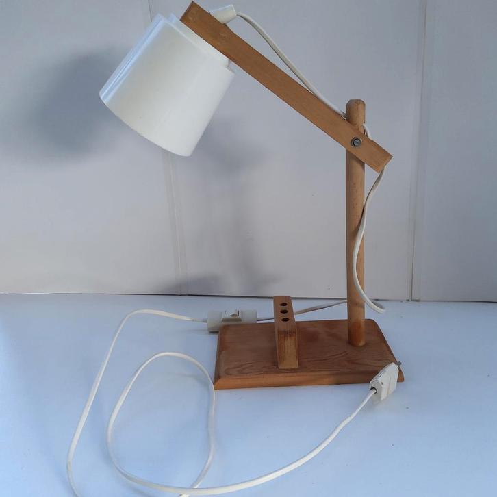 Houten bureaulamp. Lampvoet E 14. Verstelbaar., Huis en Inrichting, Lampen | Tafellampen, Gebruikt, Hout, Kunststof, Ophalen