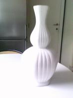 art deco knobbel  vaas witte delft, Antiek en Kunst, Antiek | Vazen, Ophalen