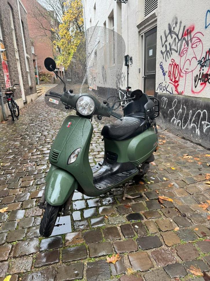 GTS Toscana, Fietsen en Brommers, Snorfietsen en Snorscooters, Zo goed als nieuw, Benzine, Ophalen