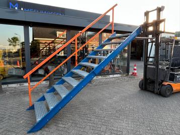 Stalen trap/metalen trap/entresol trap/verdiepingstrap 220CM beschikbaar voor biedingen