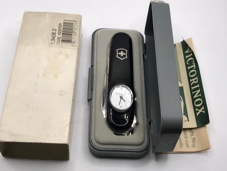 Victorinox Timekeeper 1.3406.3 Black Roman Numerals Clock, Caravans en Kamperen, Kampeergereedschap, Nieuw, Verzenden