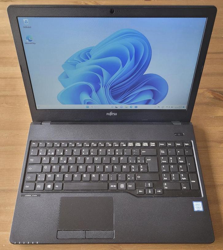 Laptop i5-7200U / 8 GB RAM / 250 GB SSD, Informatique & Logiciels, Ordinateurs portables Windows, Comme neuf, 15 pouces, SSD, 3 à 4 Ghz