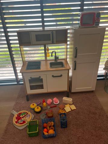 Speelkeuken ikea met “frigo” topstaat beschikbaar voor biedingen