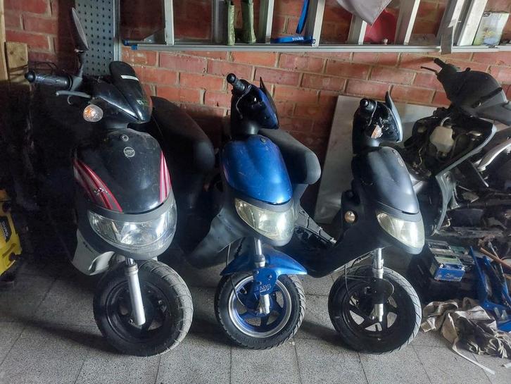 3 x keeway hurican 2 met papieren, Fietsen en Brommers, Scooters | Aprilia, Zo goed als nieuw, Ophalen